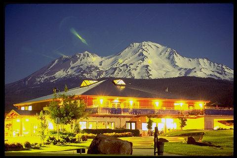 Mount-Shasta-Resort-Hotel-Exterior-1-DEF